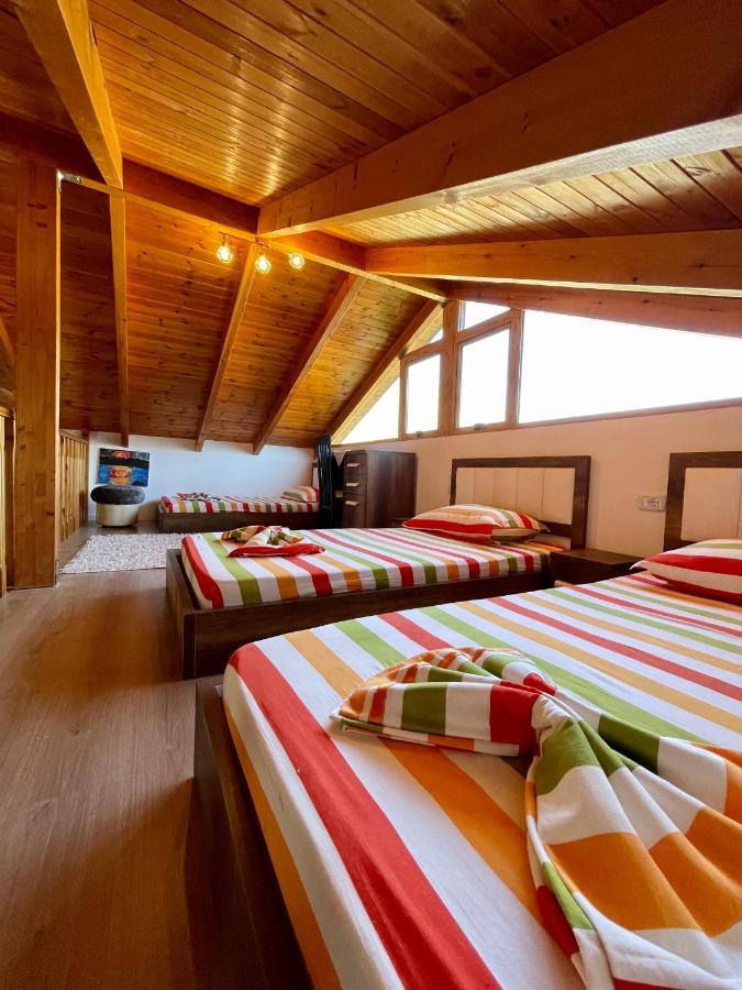 River Escape Villa - Private Beach, Scenic View & Bbq Tepelene Екстериор снимка