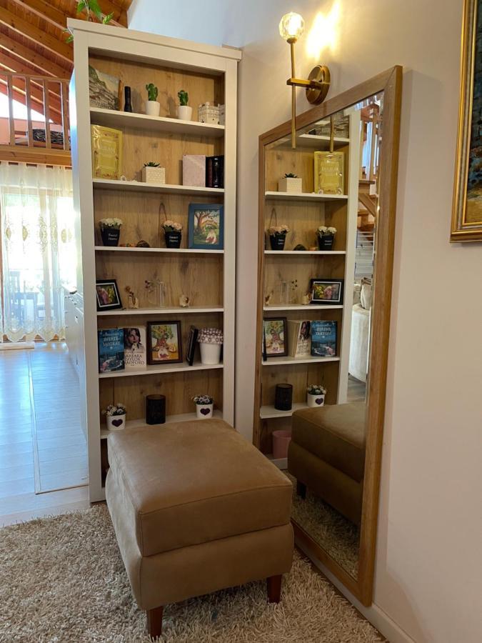 River Escape Villa - Private Beach, Scenic View & Bbq Tepelene Екстериор снимка