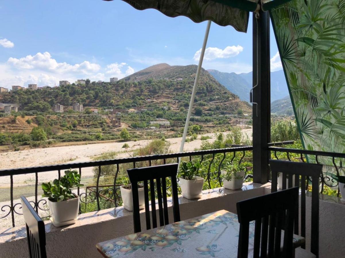 River Escape Villa - Private Beach, Scenic View & Bbq Tepelene Екстериор снимка