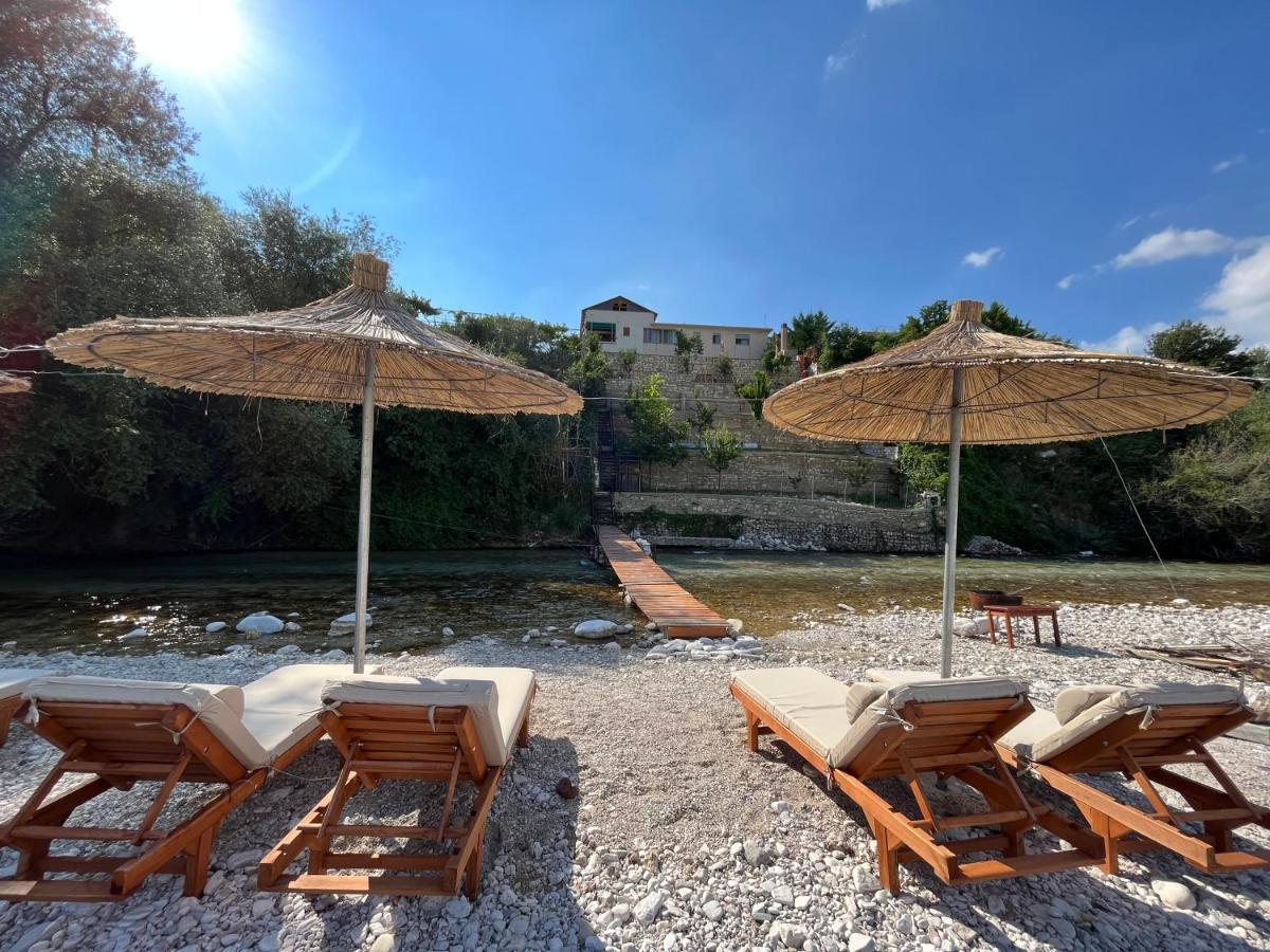 River Escape Villa - Private Beach, Scenic View & Bbq Tepelene Екстериор снимка