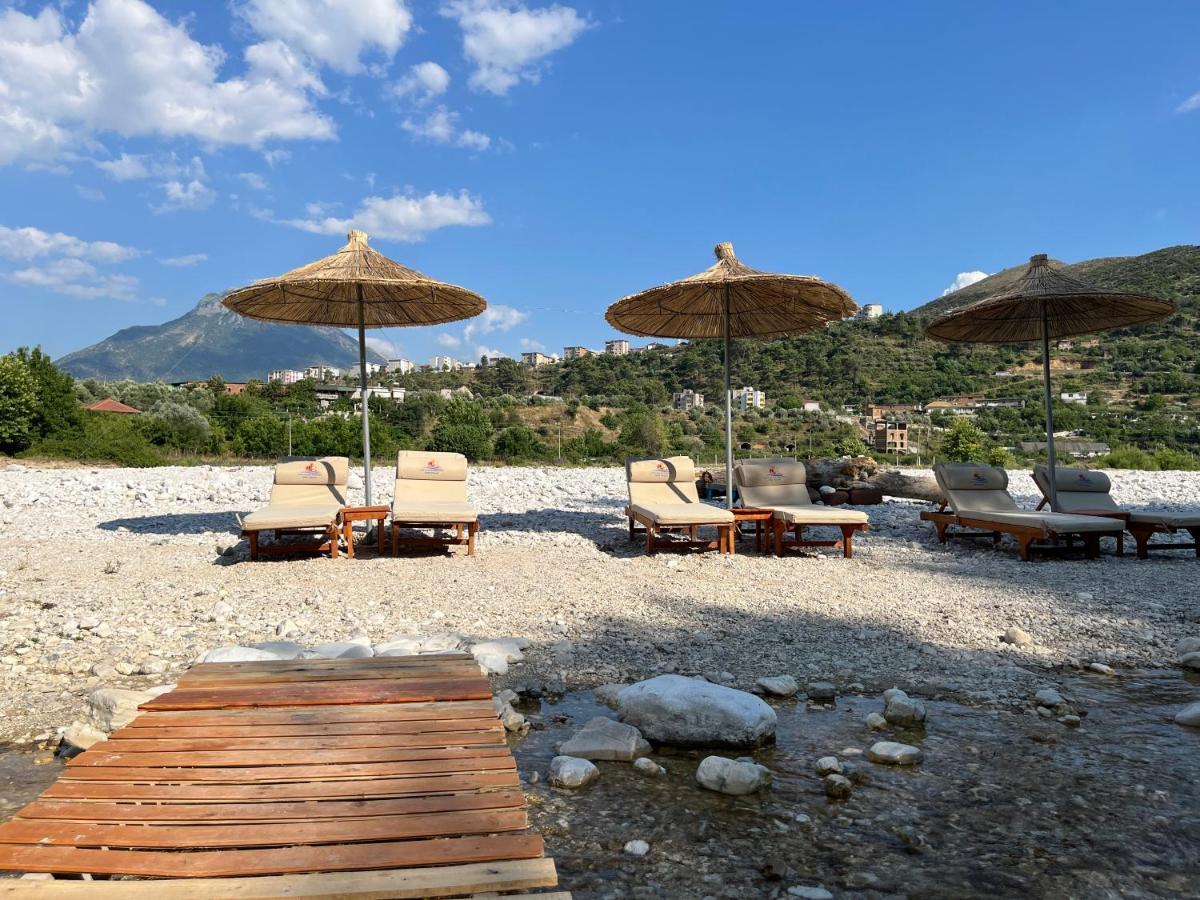 River Escape Villa - Private Beach, Scenic View & Bbq Tepelene Екстериор снимка