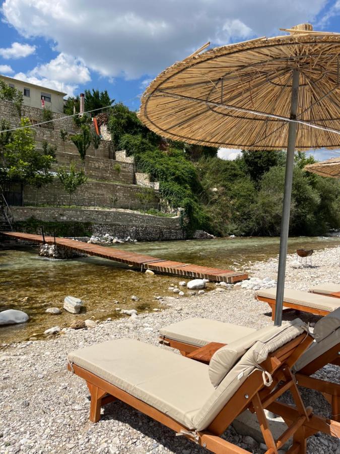 River Escape Villa - Private Beach, Scenic View & Bbq Tepelene Екстериор снимка